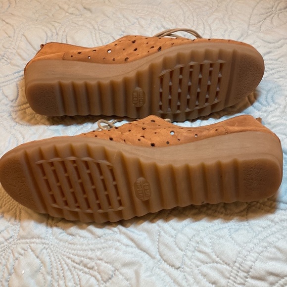 The Flexx  Tan Leather Tie Loafers - Picture 2 of 6